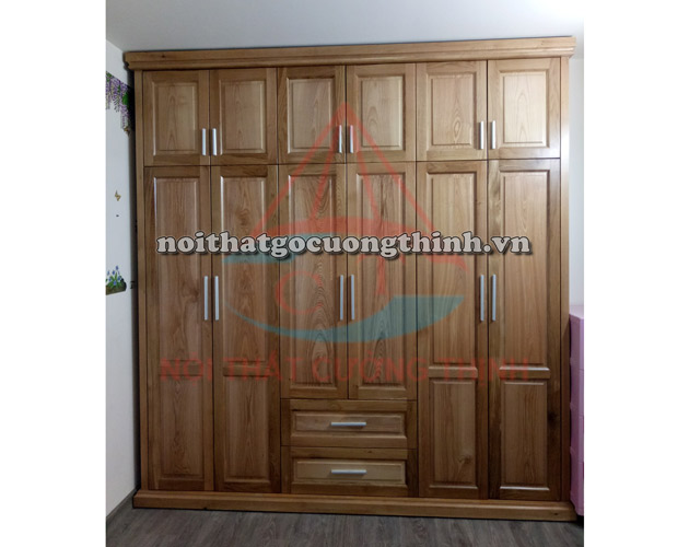 Tủ quần áo gỗ tự nhiên sát trần