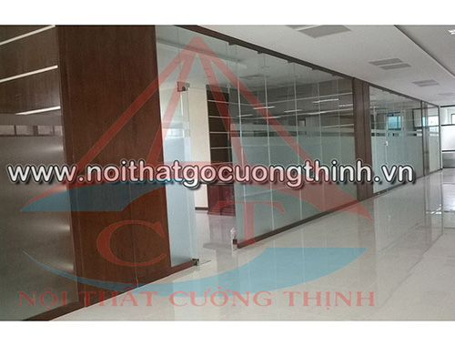 Vách ngăn phòng gỗ và kính