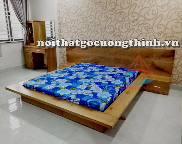Giường ngủ hiện đại kiểu nhật gỗ Sồi tự nhiên 1m8 tai bè, đầu giường thẳng, có một hộc tủ đầu giường treo mỗi bên.