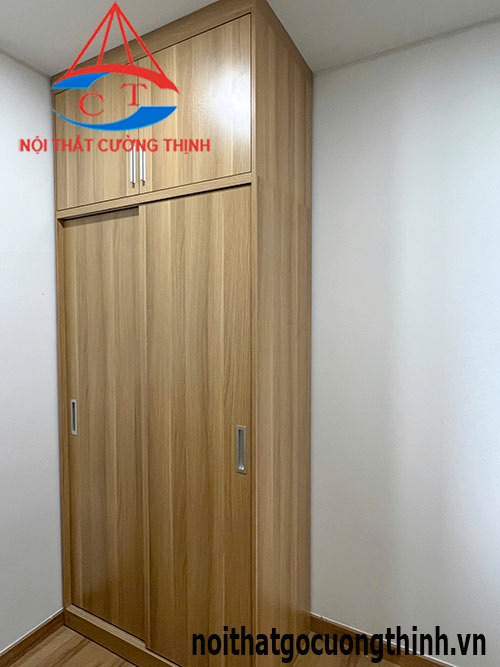 Mẫu tủ quần áo cửa lùa 2 cánh 1m26 cao kịch trần gỗ công nghiệp