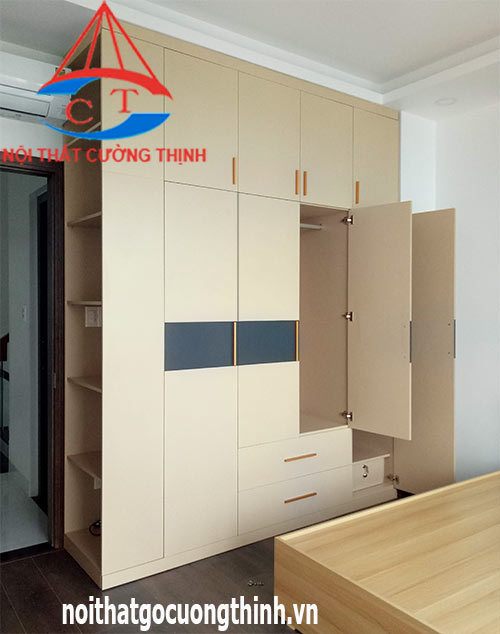 Tủ quần áo đẹp gỗ công nghiệp 4 cánh có kệ trang trí hiện đại